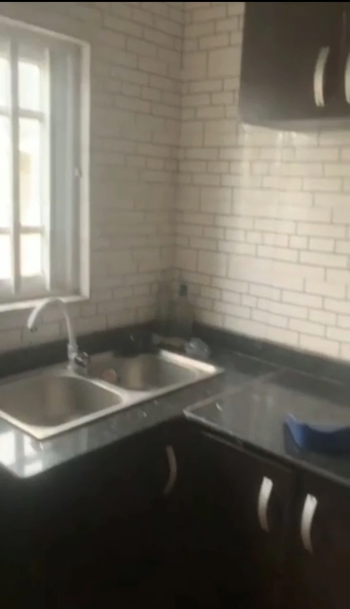 1 Bedroom Flat for Rent in Jeddo, Delta - Image 2