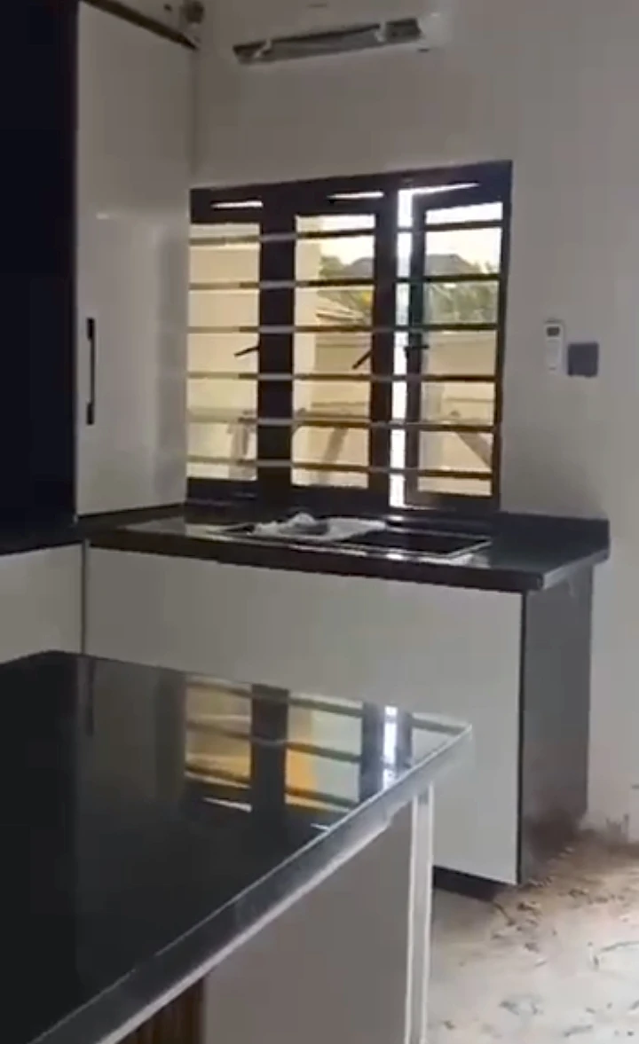 Duplex for Sale in 2nd ugbor, Edo - Image 5