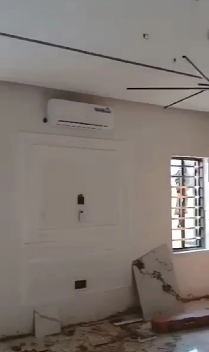 Duplex for Sale in 2nd ugbor, Edo - Image 4