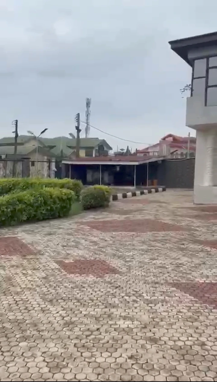 Duplex for Sale in Etete GRA, Edo - Image 2