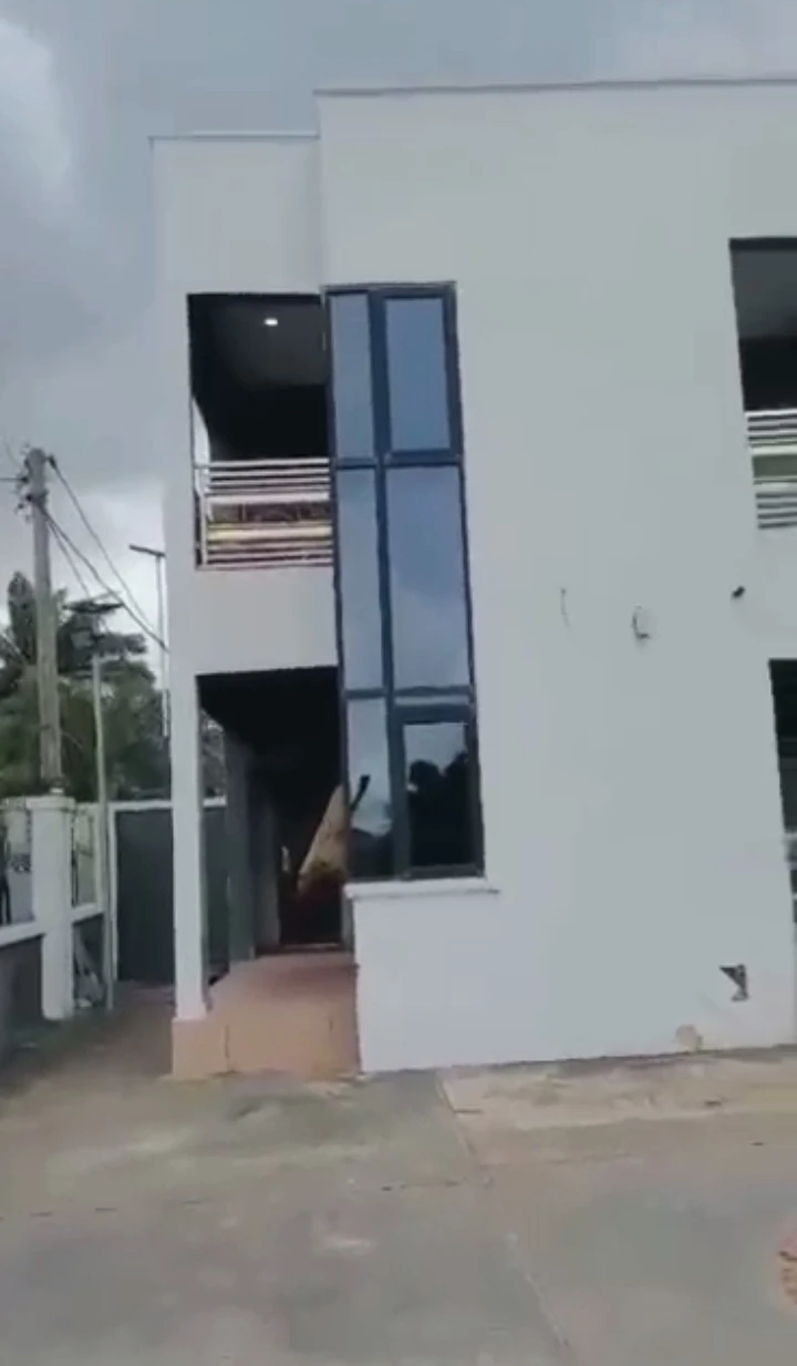 Duplex for Sale in Ugbor, Edo - Image 3