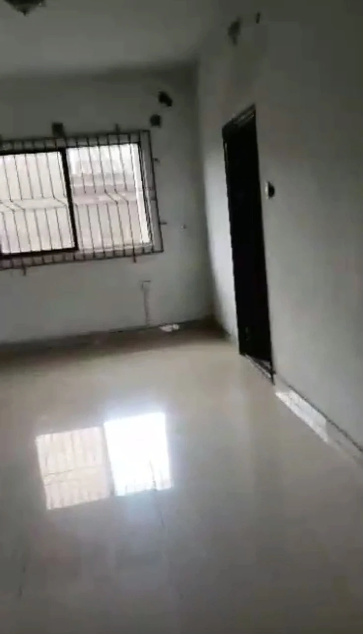 2 Bedroom Flat for Rent in Jakpa road, Delta - Image 3