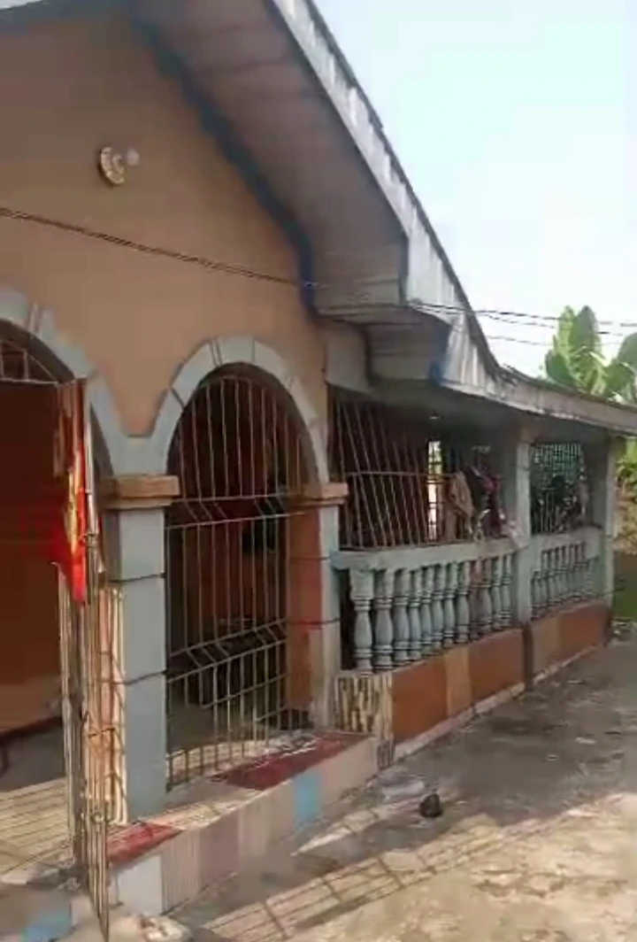 Bungalow for Sale in Jakpa road, Delta - Image 1