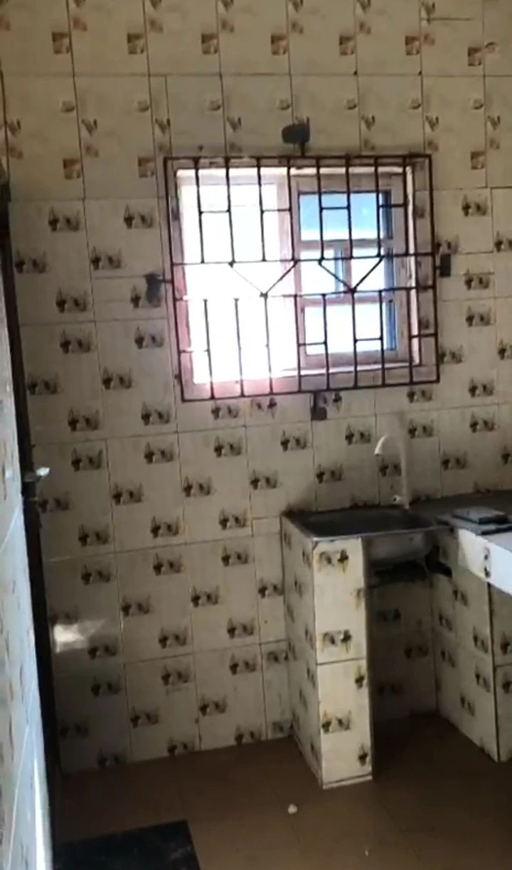 2 Bedroom Flat for Rent in Usieffuru, Delta - Image 2