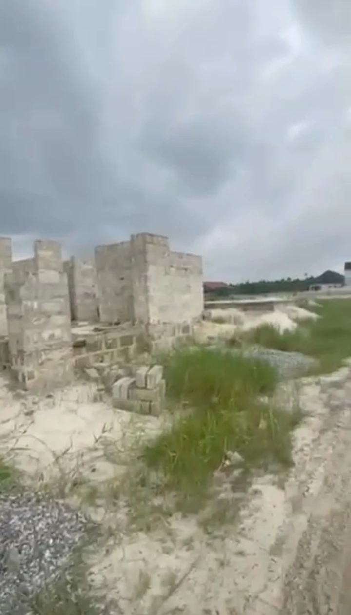 Uncompleted Building for Sale in Otokutu, Delta - Image 1