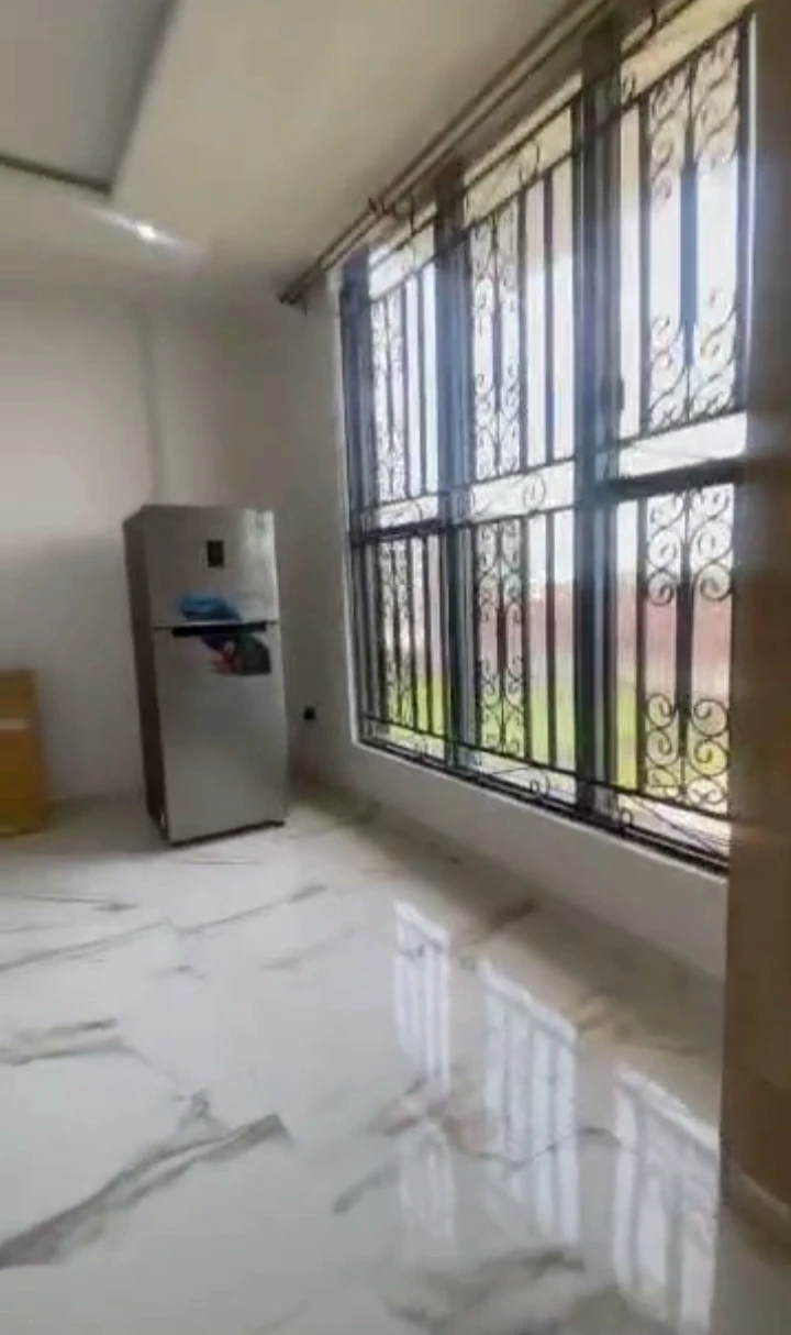2 Bedroom Flat for Rent in Ikoyi phase 2, Lagos - Image 3