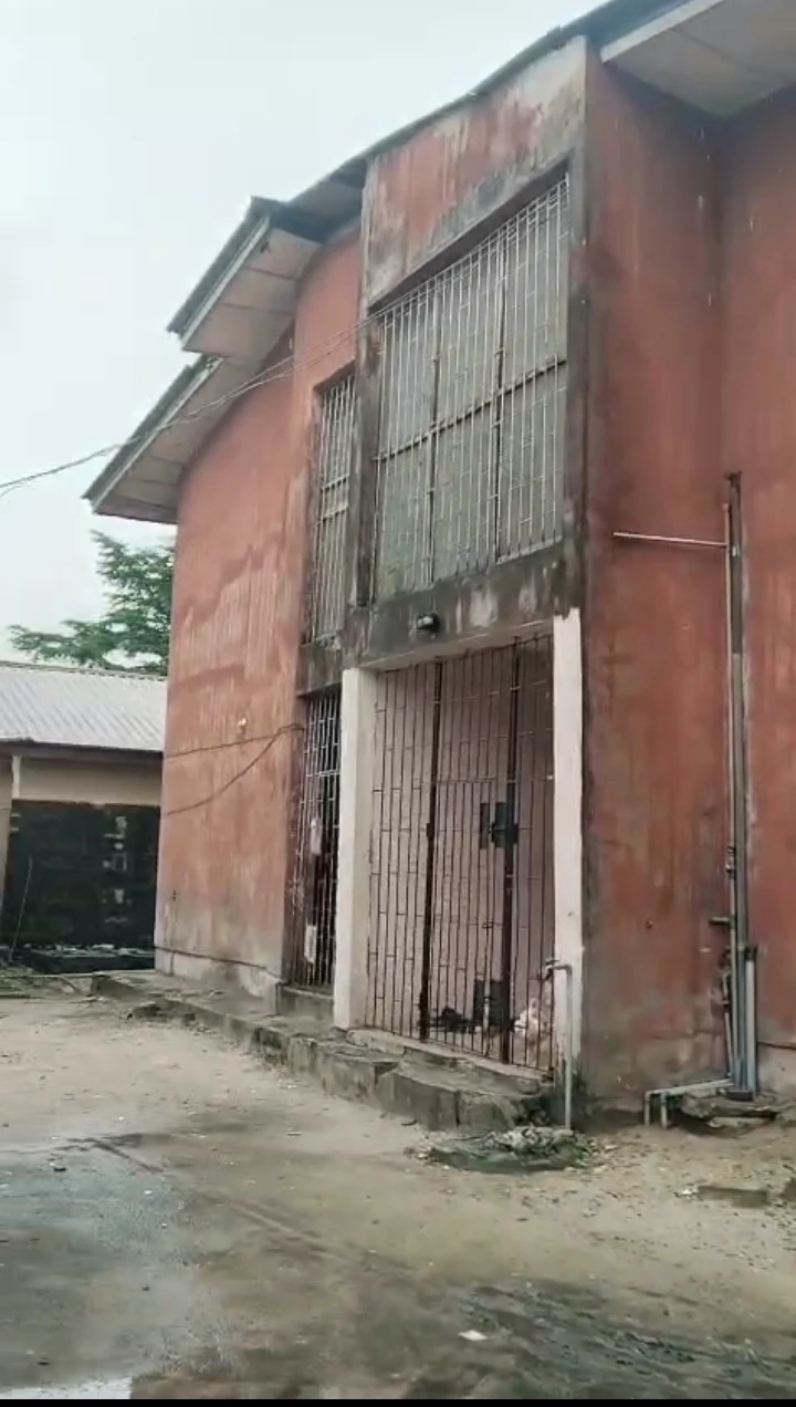3 Bedroom Flat for Sale in Ogiyede off ogunu road, Delta - Image 1