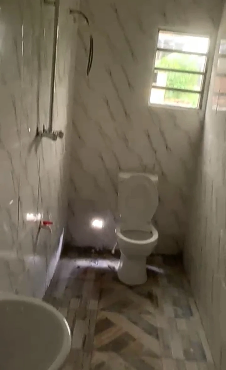 SelfContain for Sale in Jeddo, Delta - Image 2
