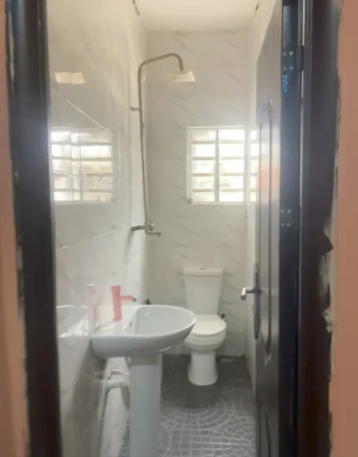 1 Bedroom Flat for Rent in Dumez, Edo - Image 2