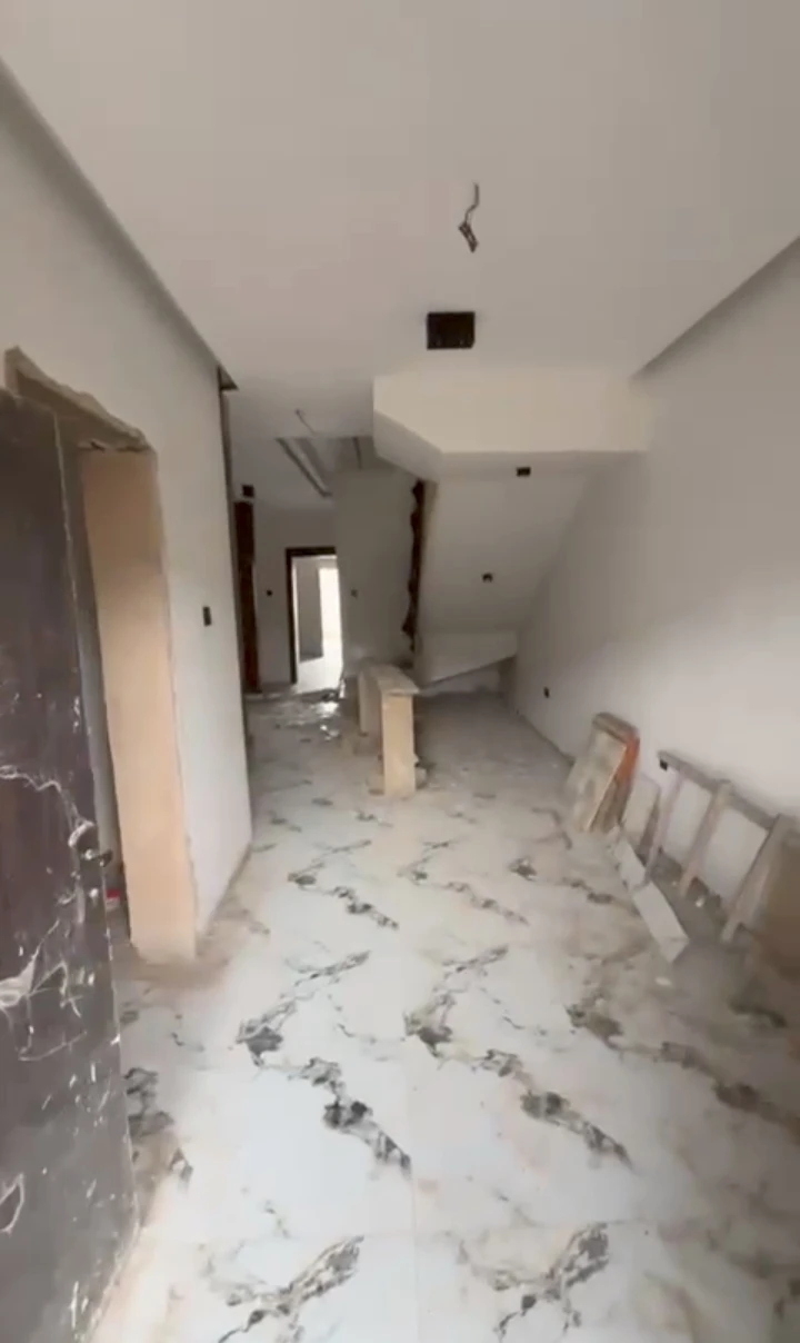 Duplex for Sale in Akhiobare, Edo - Image 1