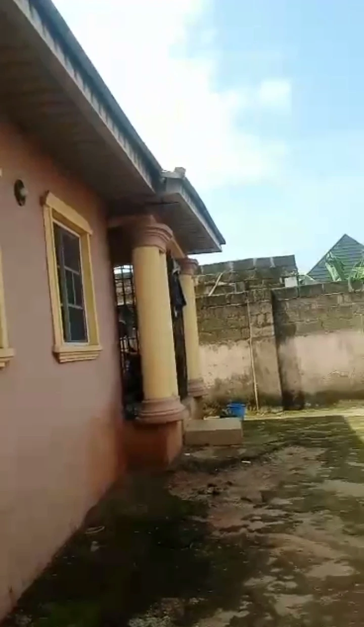 Bungalow for Sale in Ogunwenyin, Edo - Image 2