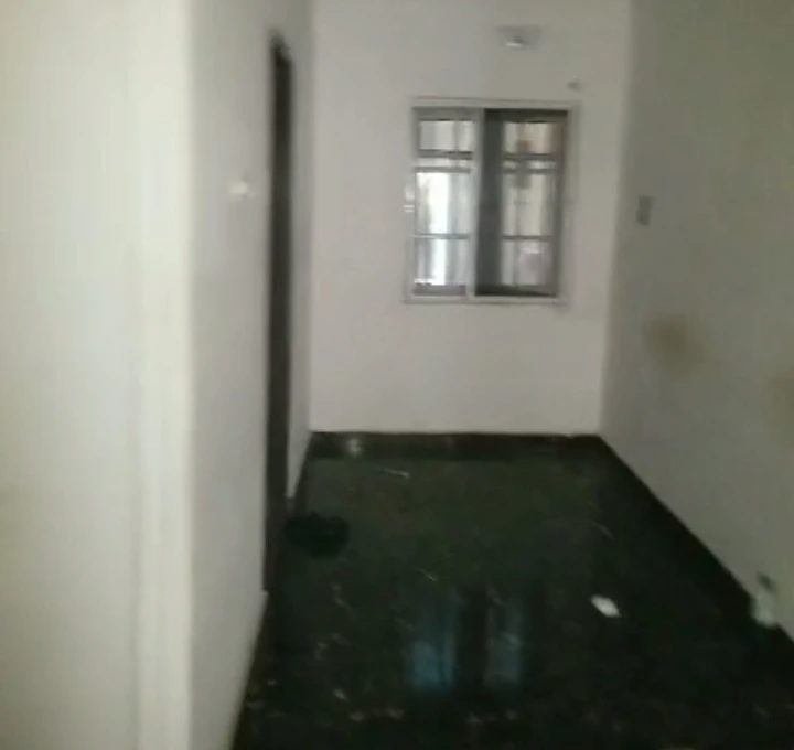 2 Bedroom Flat for Rent in Etete GRA, Edo - Image 3