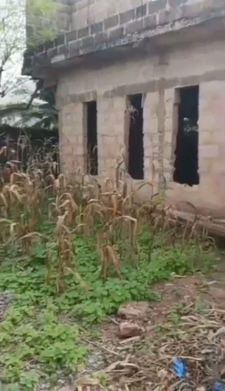 Uncompleted Building for Sale in Carribbean Estate off irhirhi Rd off airport road Arougba, Edo - Image 1