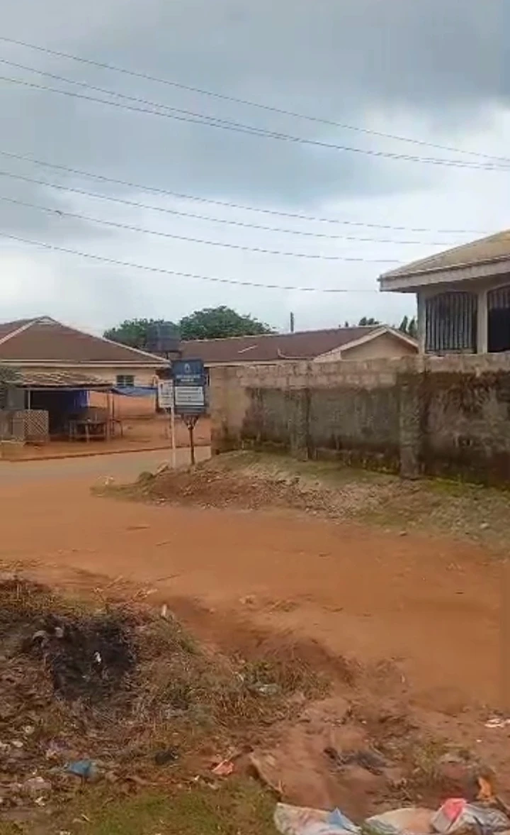 Bungalow for Sale in Upper owina Ekehuaw road, Edo - Image 2