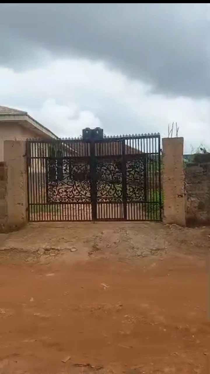 Bungalow for Sale in Upper owina Ekehuaw road, Edo - Image 1