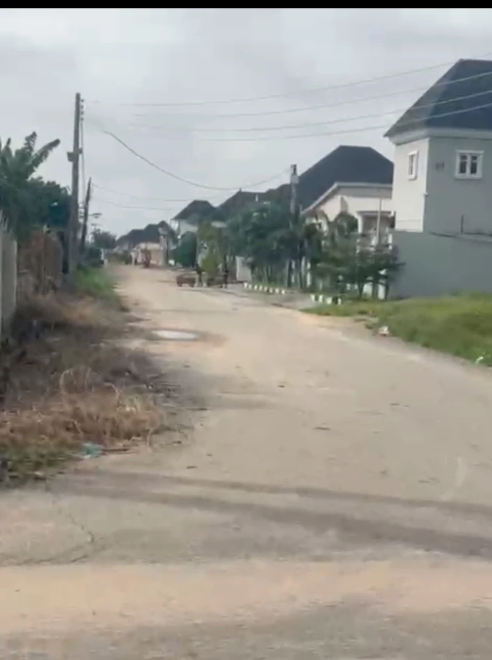 3 Bedroom Flat for Sale in Oba eweka off ihama road, Edo - Image 2