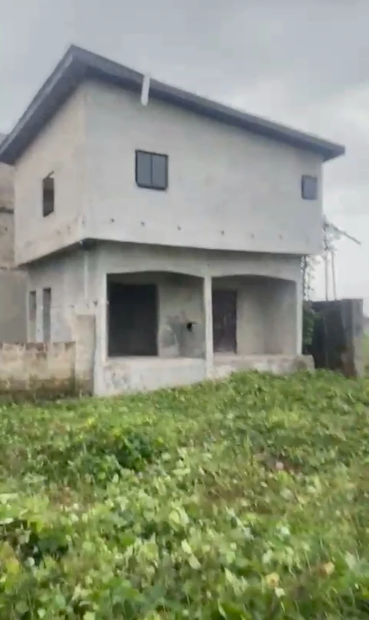 Uncompleted Building for Sale in Udu Warri, Delta - Image 1