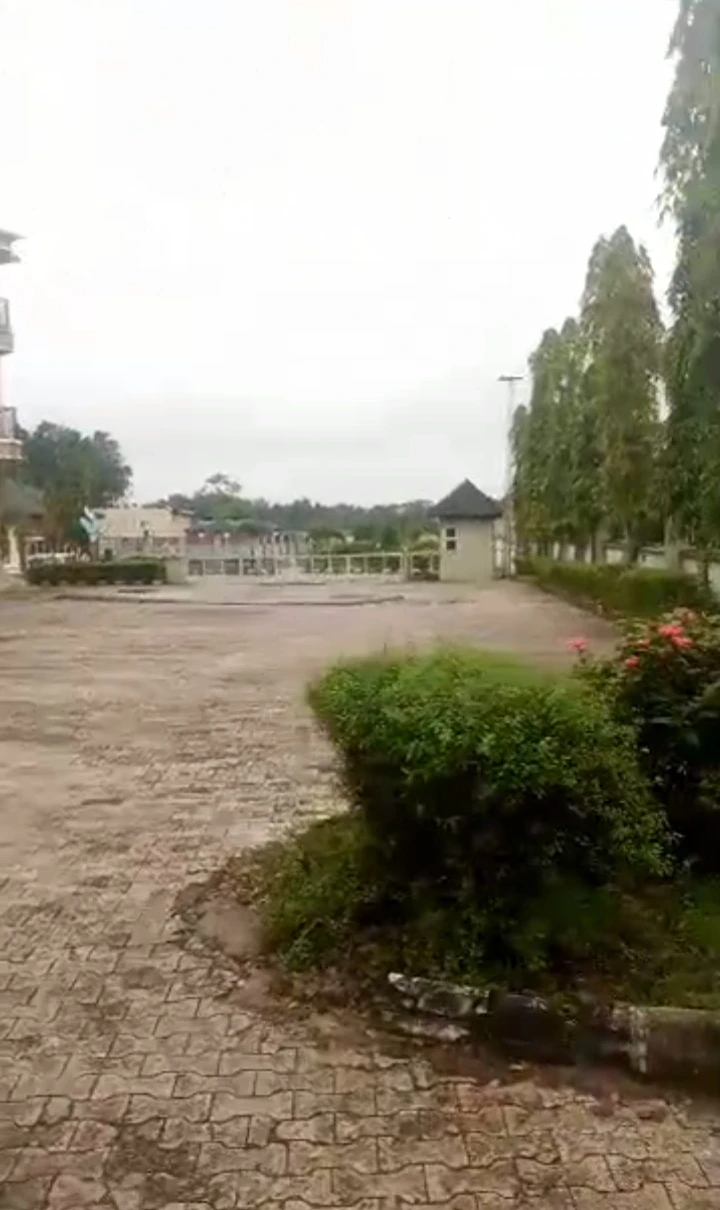 Hotel for Sale in Airport road, Delta - Image 2