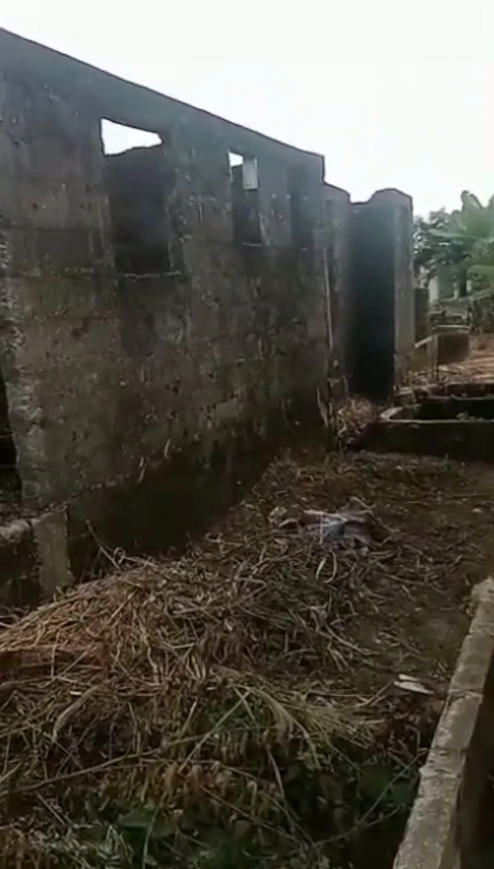 Uncompleted Building for Sale in Adesa Warri, Delta - Image 1