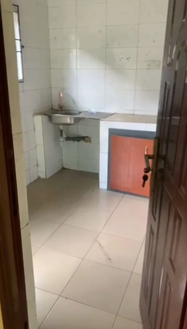 1 Bedroom Flat for Rent in okuokoko, Delta - Image 1