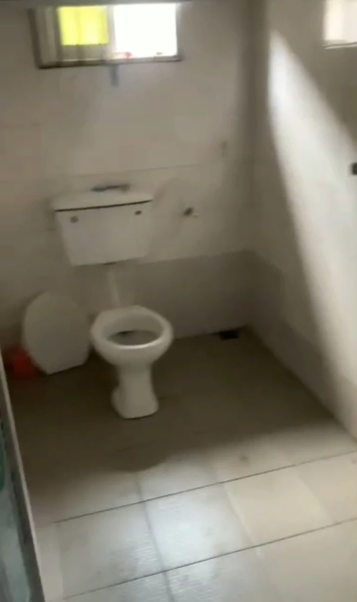 1 Bedroom Flat for Rent in okuokoko, Delta - Image 4