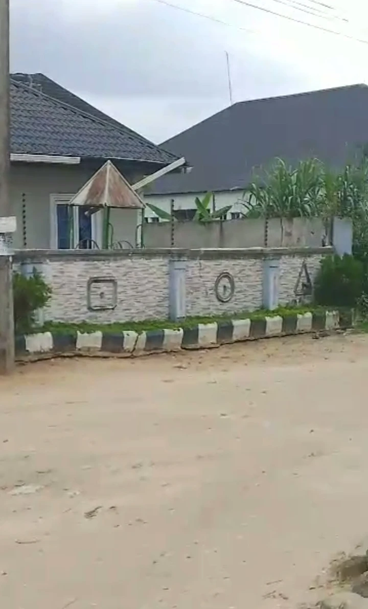 Duplex for Sale in otokutu, Delta - Image 1