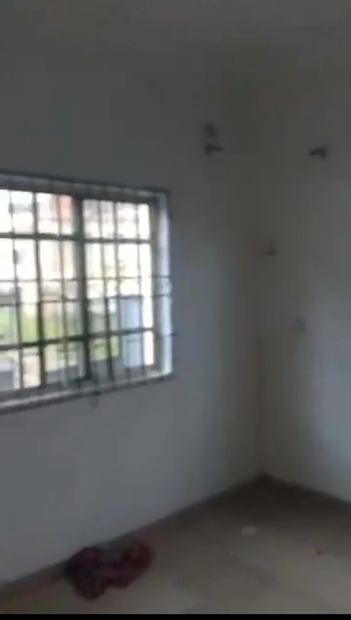 1 Bedroom Flat for Rent in Okuisoko, Delta - Image 2