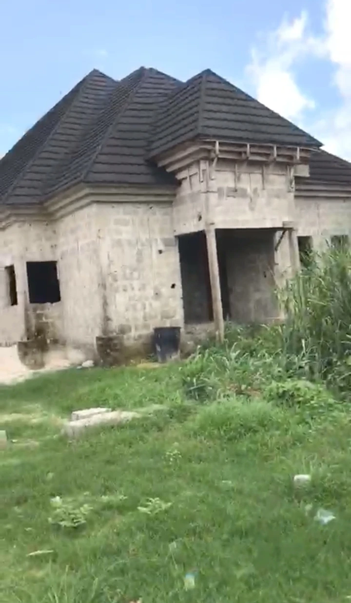 Uncompleted Building for Sale in Slaughter road ughelli, Delta - Image 2