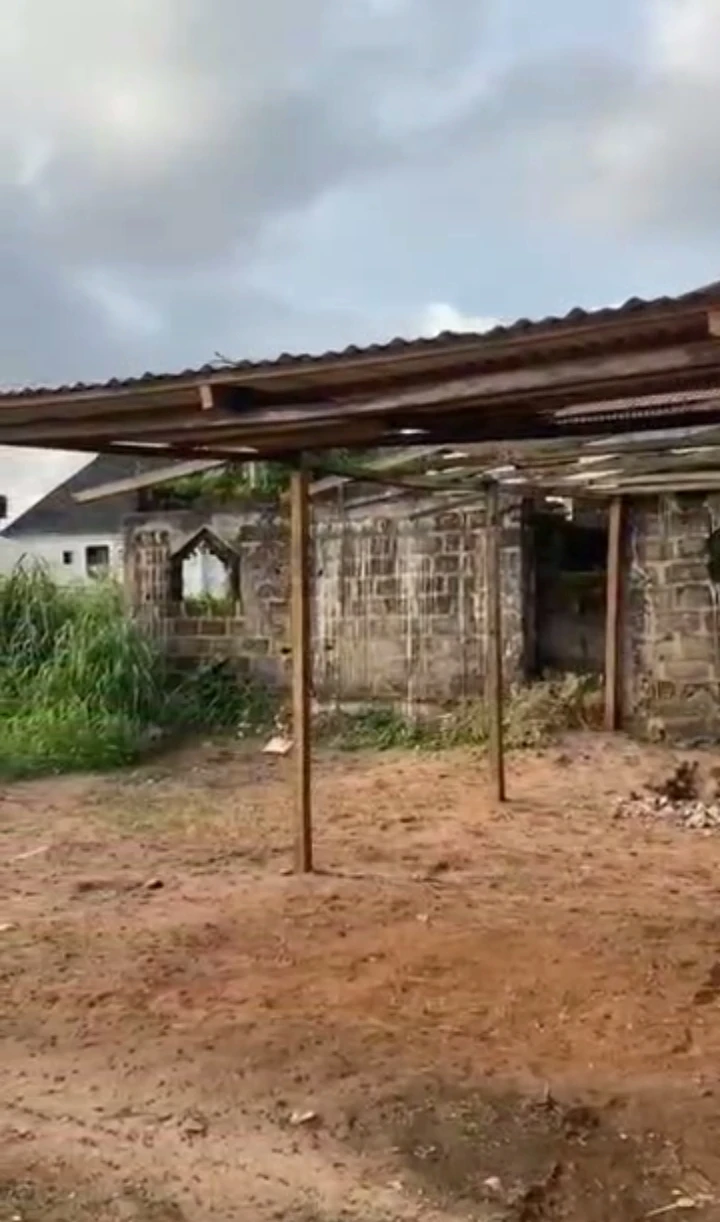 Uncompleted Building for Sale in Arougba, Edo - Image 1