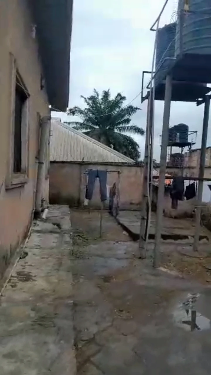 Bungalow for Sale in Limit road, Edo - Image 2