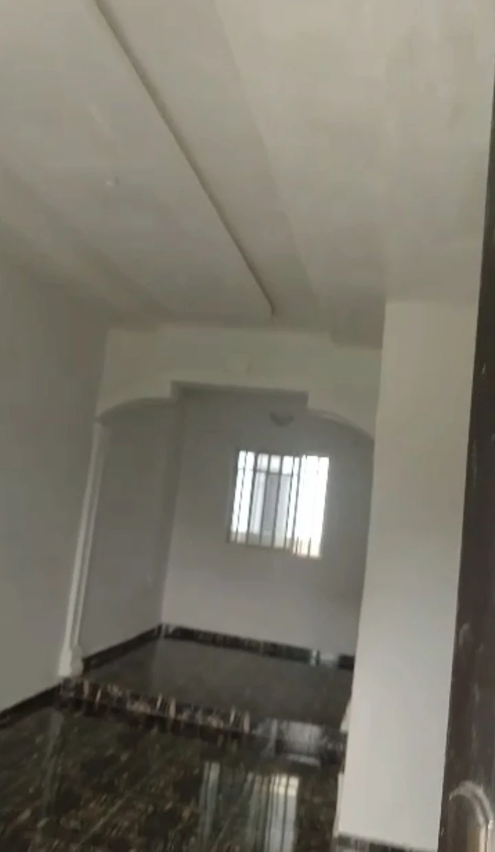 1 Bedroom Flat for Rent in Adesa Warri, Delta - Image 2