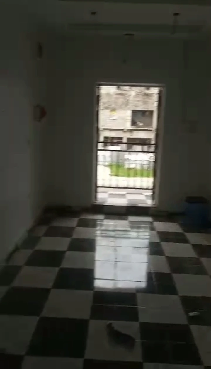 Store for Rent in Osubi, Delta - Image 2