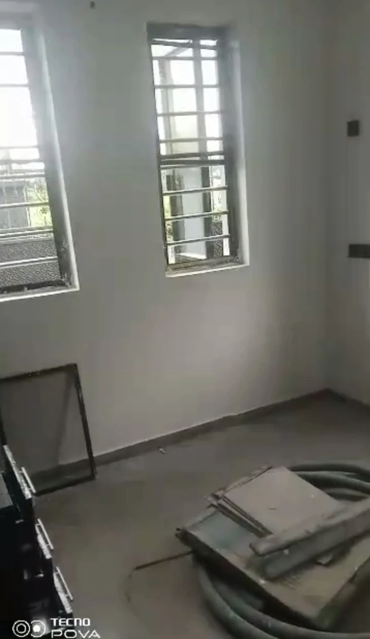 2 Bedroom Flat for Rent in otokutu, Delta - Image 3