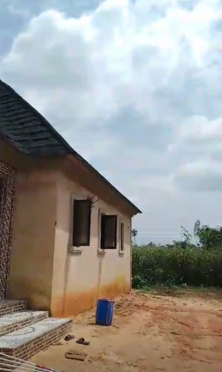 Bungalow for Sale in URHOKUOSA community Auchi Benin road, Edo - Image 3