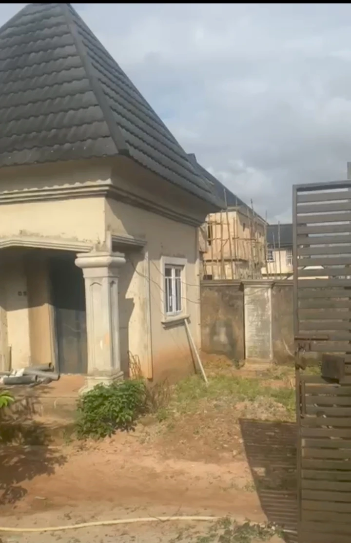 Uncompleted Building for Sale in Ugbor central, Edo - Image 2