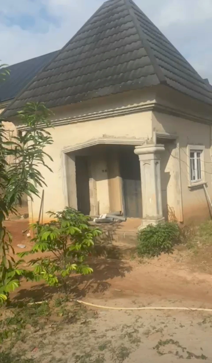 Uncompleted Building for Sale in Ugbor central, Edo - Image 1