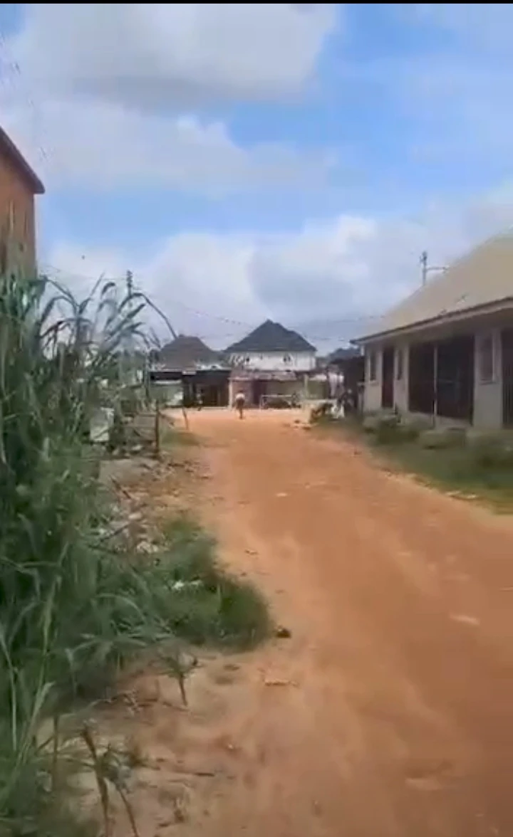 3 Bedroom Flat for Sale in Okhouromi, Edo - Image 1