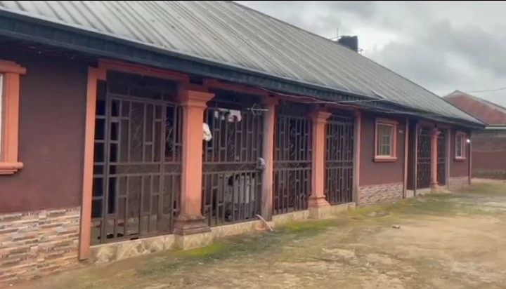 Bungalow for Sale in Eyea Auchi road, Edo - Image 3