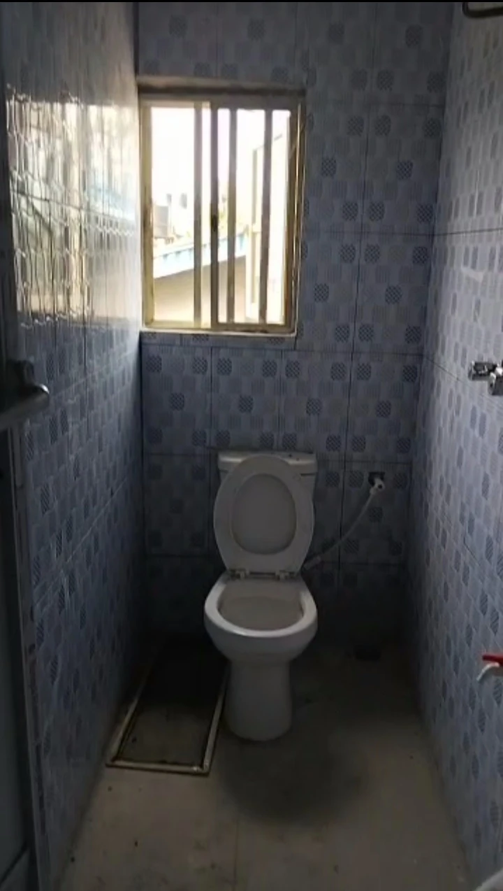 1 Bedroom Flat for Rent in Behind general hospital Ekpan, Delta - Image 2