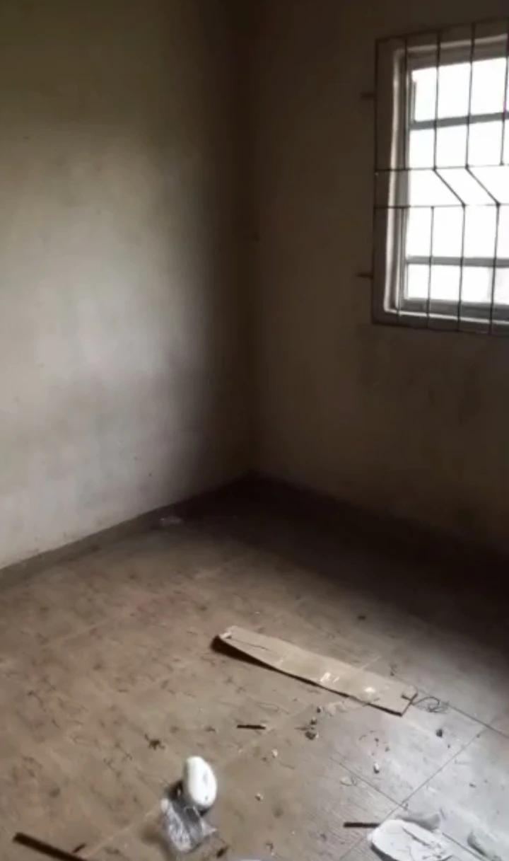 3 Bedroom Flat for Rent in Ogbomro, Delta - Image 2