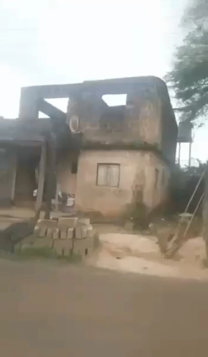 Uncompleted Building for Sale in Enogie off limit road, Edo - Image 2