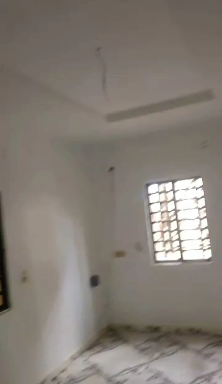 2 Bedroom Flat for Rent in Okhouromi, Edo - Image 3