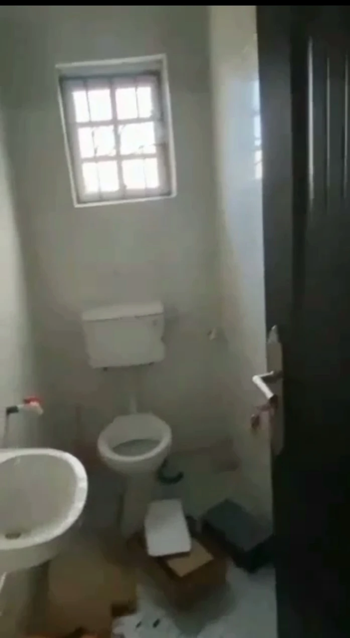 3 Bedroom Flat for Rent in Jeddo, Delta - Image 3