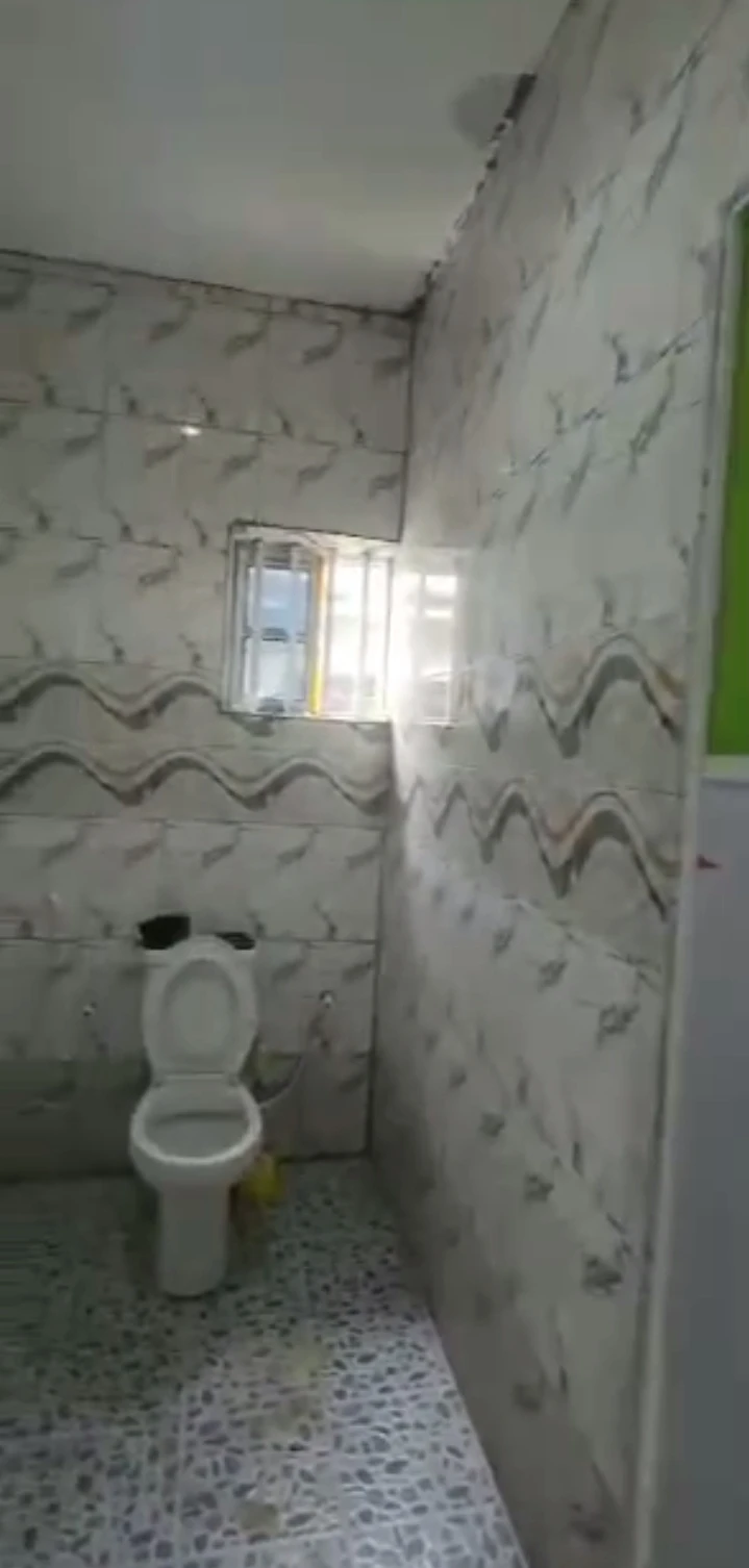 1 Bedroom Flat for Rent in Jeddo, Delta - Image 3