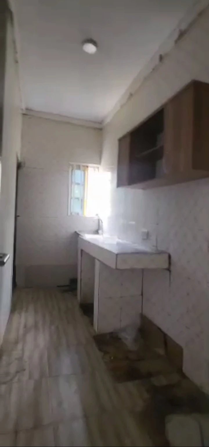 1 Bedroom Flat for Rent in Jeddo, Delta - Image 2
