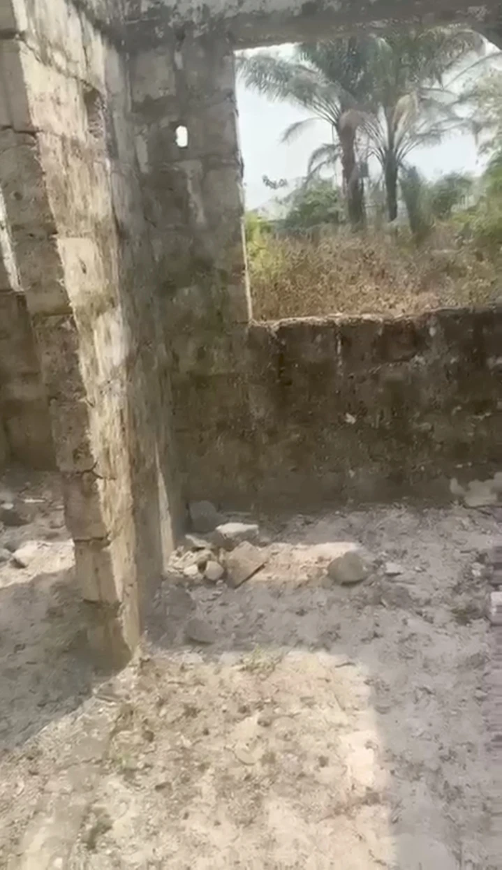 Uncompleted Building for Sale in otokutu, Delta - Image 1