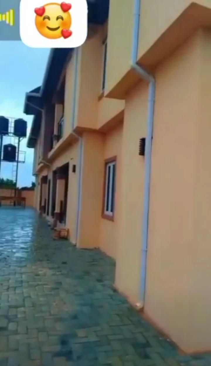 3 Bedroom Flat for Sale in Etete GRA, Edo - Image 2