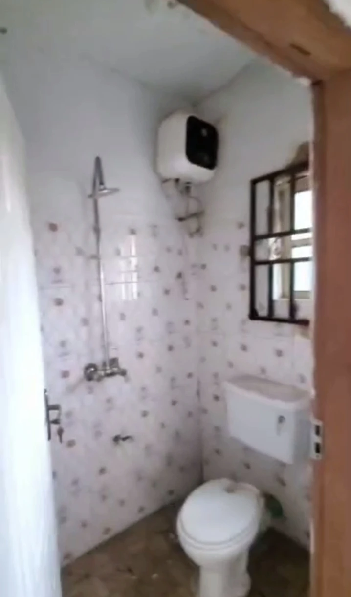 3 Bedroom Flat for Rent in Isihor, Edo - Image 3