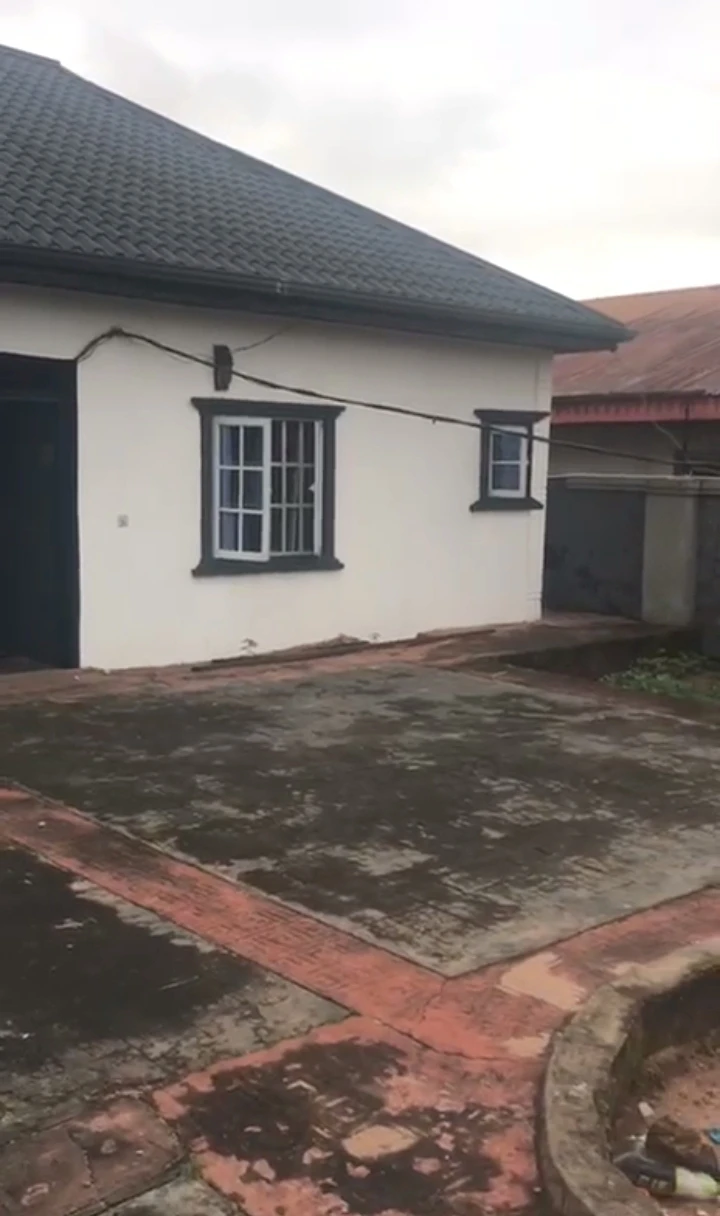 2 Bedroom Flat for Rent in Pz off sapele road, Delta - Image 1