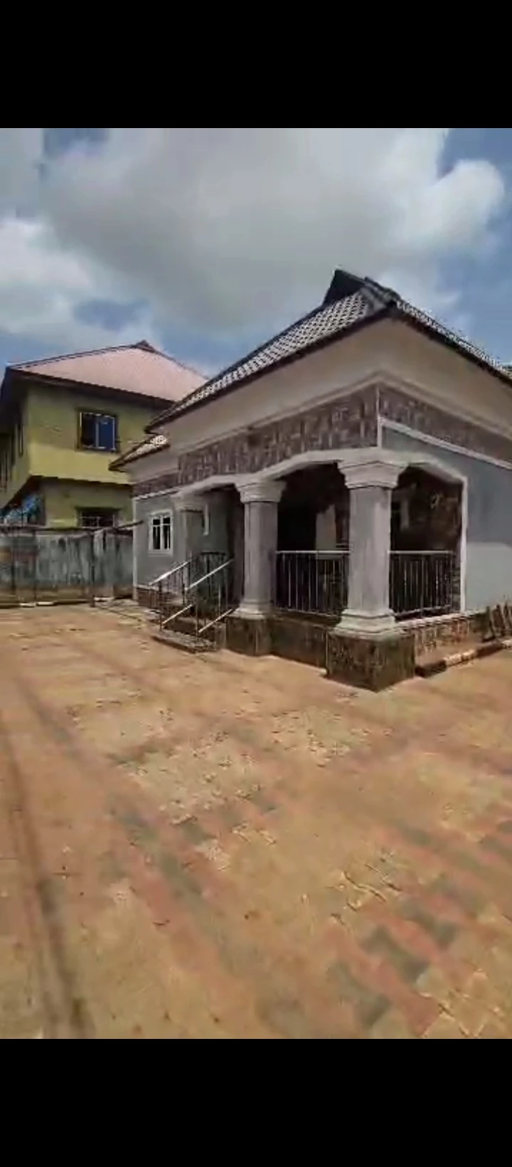 3 Bedroom Flat for Sale in Airport road, Edo - Image 1